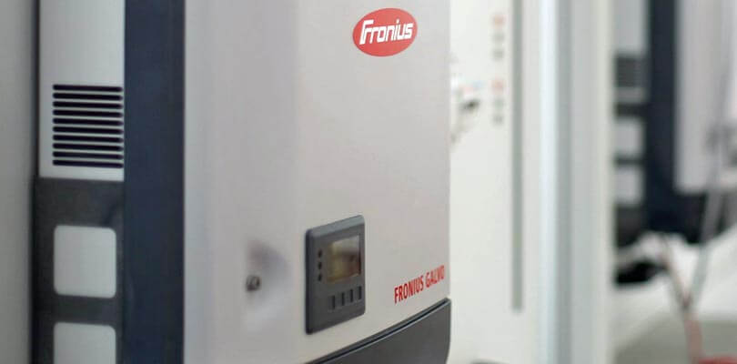  Reparation eller udskiftning af solcelle inverter